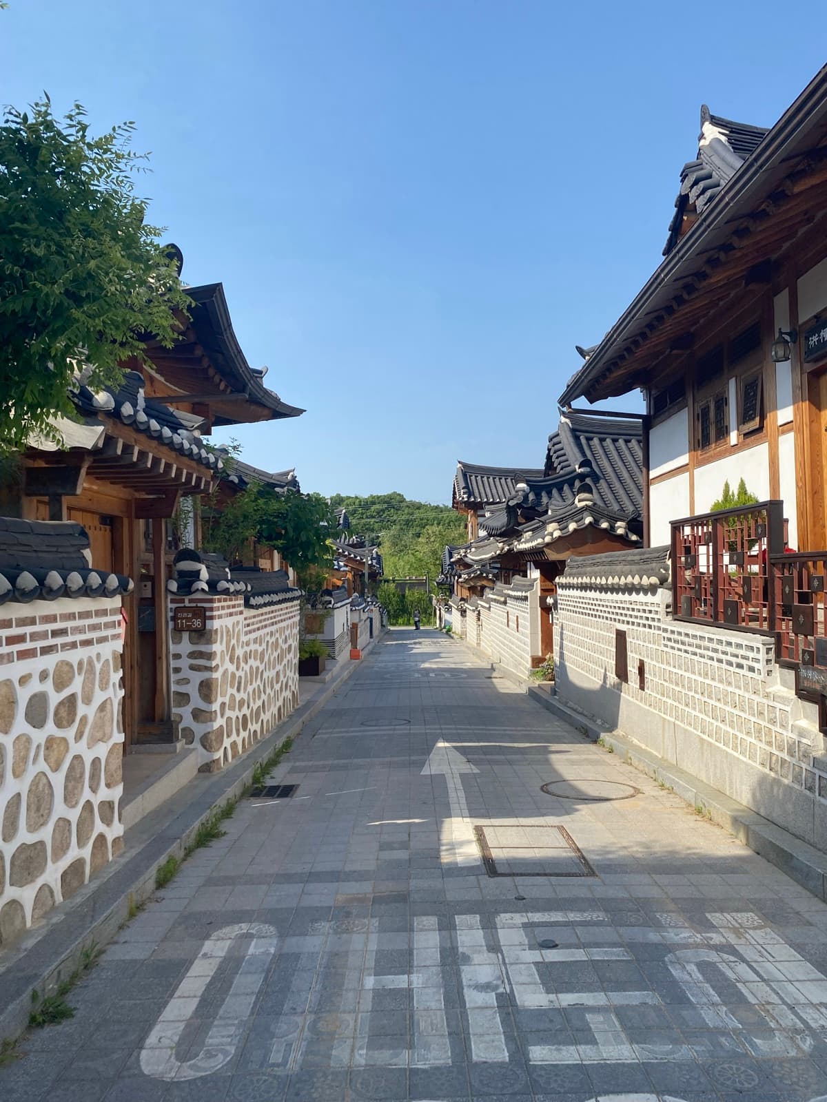 Ruelle d'un village hanok traditionnel